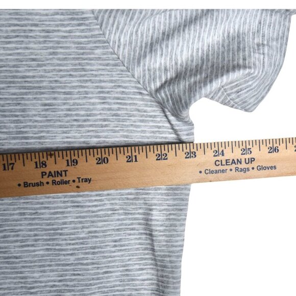 Travis Mathew Polo Men's Gray White Stripes Short Sleeve 2XL Button Golf Active - Picture 8 of 9